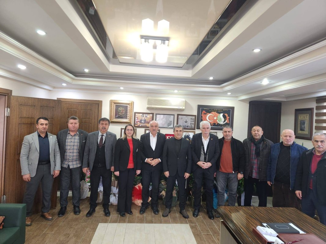 Adapazarı Muhtarlar Derneği’nden Başkan Bektaş’a Hayırlı Olsun Ziyareti