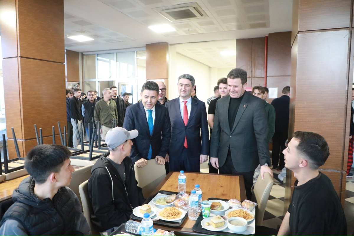 Bakan Yardımcısı Osman Boyraz,Öğrencilerle İftar Öncesi Buluştu