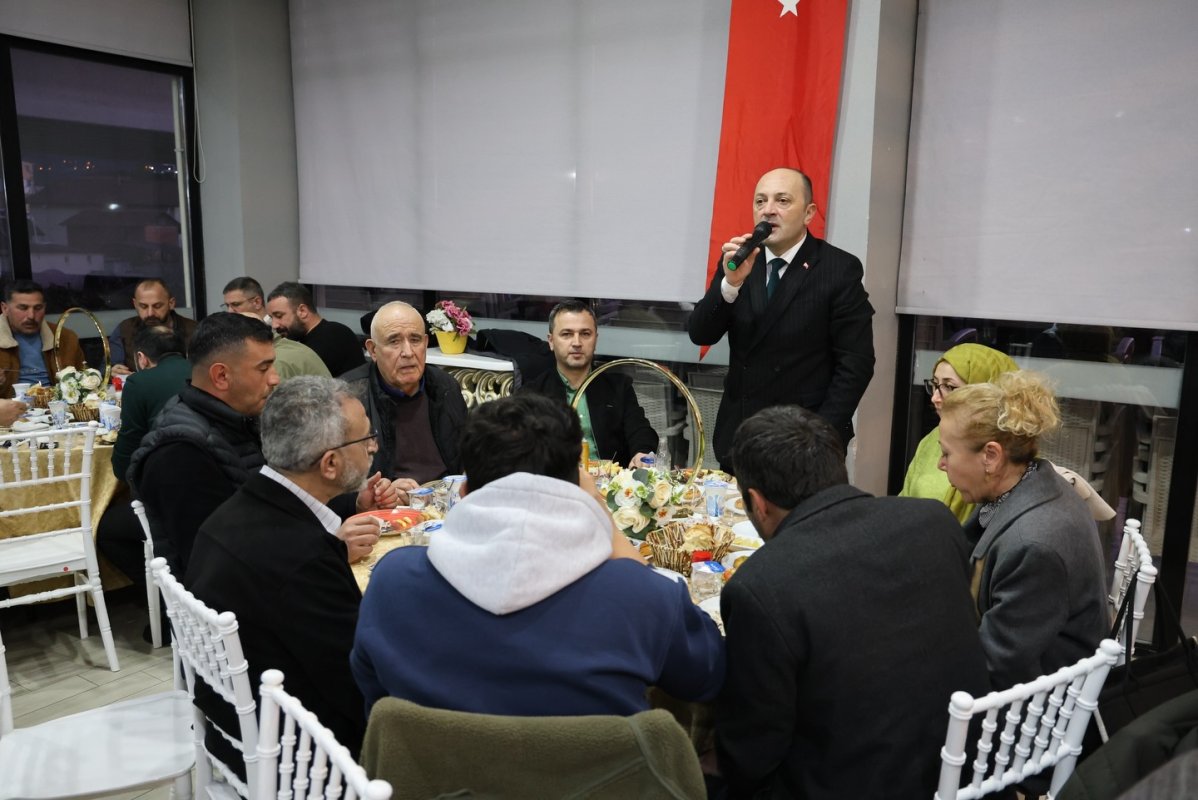 Geyve Belediyesi İftar Sofrasında Muhtarlarla Buluştu