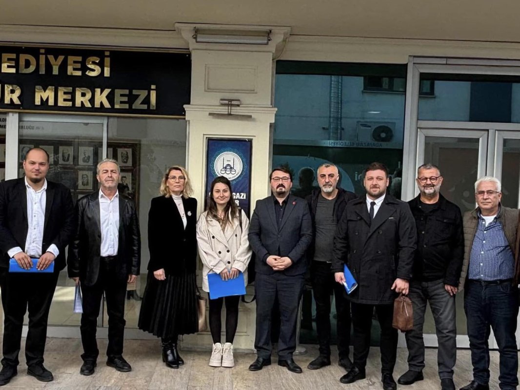 CHP Adapazarı İlçe Başkanı Anıl Özkan, yaptığı yazılı açıklamayla Mart ayı belediye meclis toplantısına katılmama kararı aldıklarını duyurdu.
