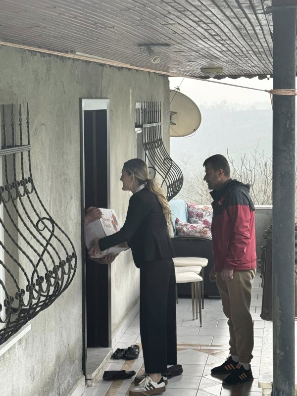 CHP Serdivan Kadın Kolları’ndan Ramazan Ziyaretleri