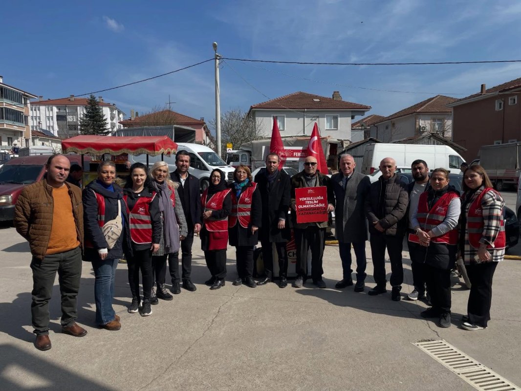 CHP’DEN FERİZLİ SEMT PAZARI’NDA ESNAF BULUŞMASI