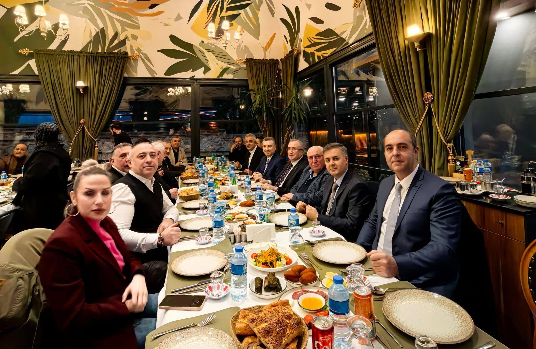 Balcı, meslektaşlarıyla aynı sofrada buluşmanın memnuniyetini yaşadıklarını ifade etti.