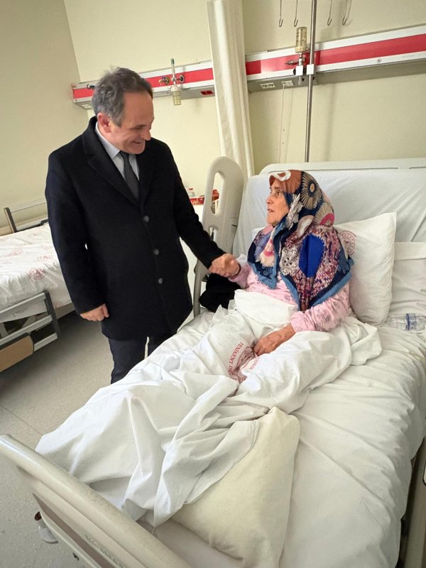 Ecevit Keleş’ten Yenikent Devlet Hastanesi’nde Hasta Ziyareti