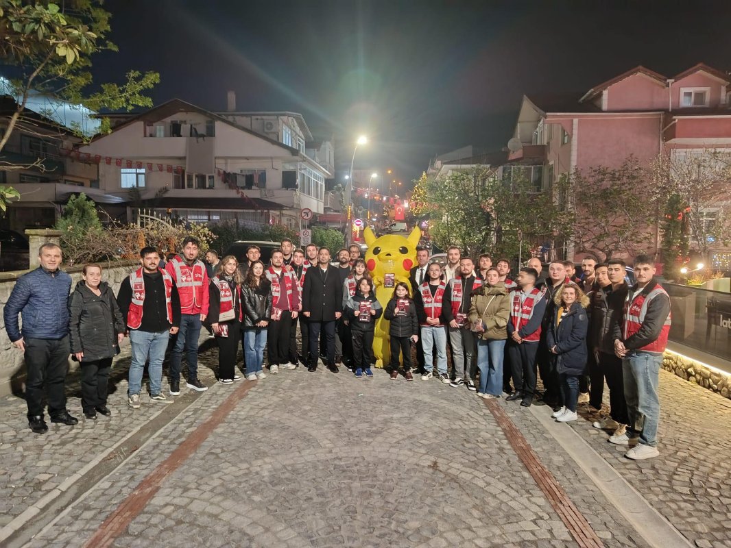 CHP Gençlik Kolları sahada: Yoğun tempo dikkat çekiyor