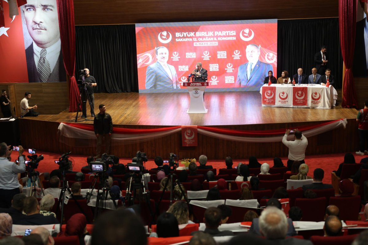 Destici’den Sakarya’da Güç Gösterisi: “Hedefimiz Milletvekili Çıkarmak”