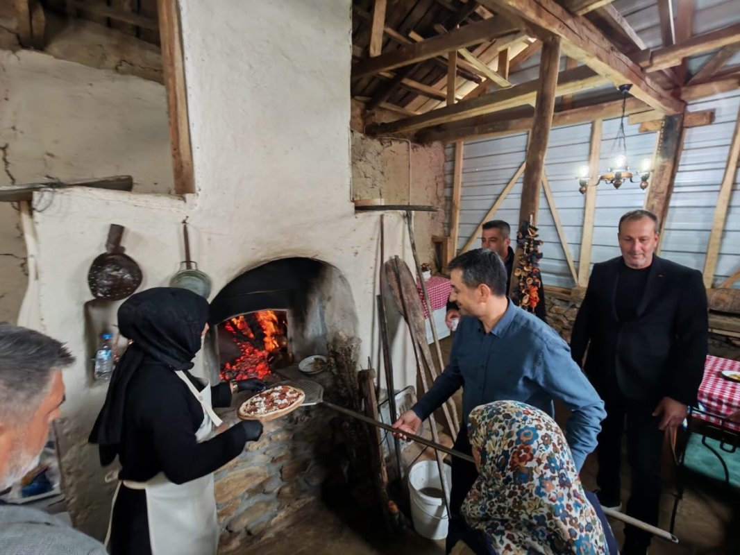 Çilekli Mahallesi’nde “Çilekli Pizza Evi” Hizmete Açıldı