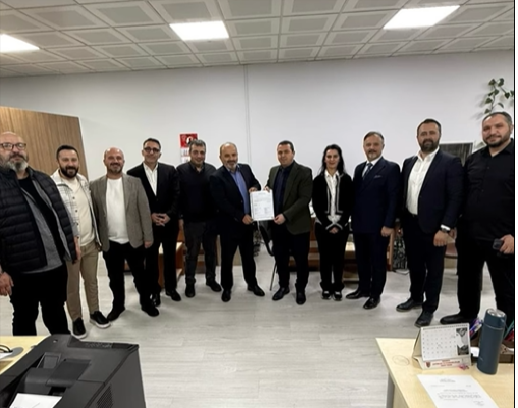 Ercan Canay Mazbatasını Aldı