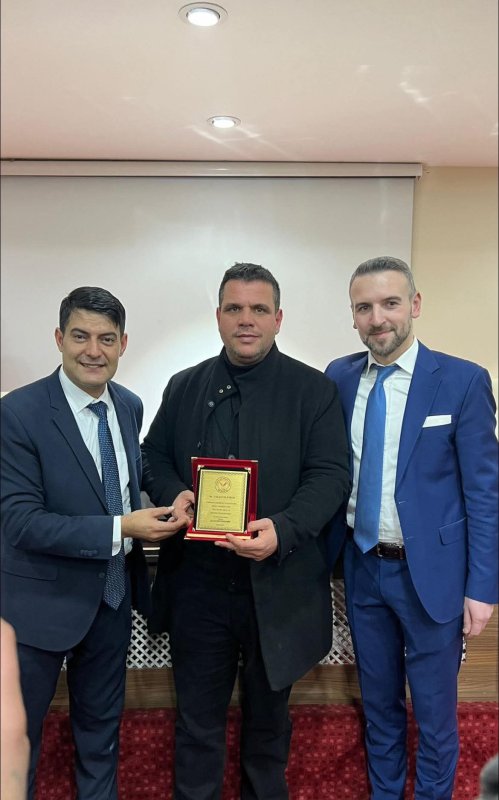Levent Büyükdemir, üyelerin desteğini alarak yeniden başkanlığa seçildi.