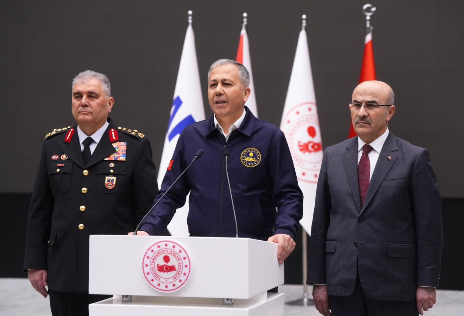 İçişleri Bakanımız Sayın Ali Yerlikaya, Yalova’da DEAŞ terör örgütüne yönelik düzenlenen operasyona ilişkin basın açıklamasında bulundu.